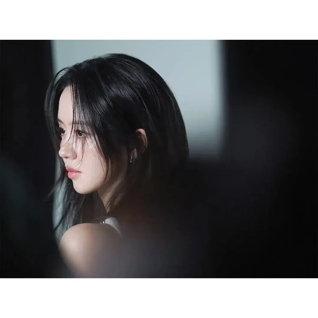 Behind-the-scenes cut of Kim Sohyun