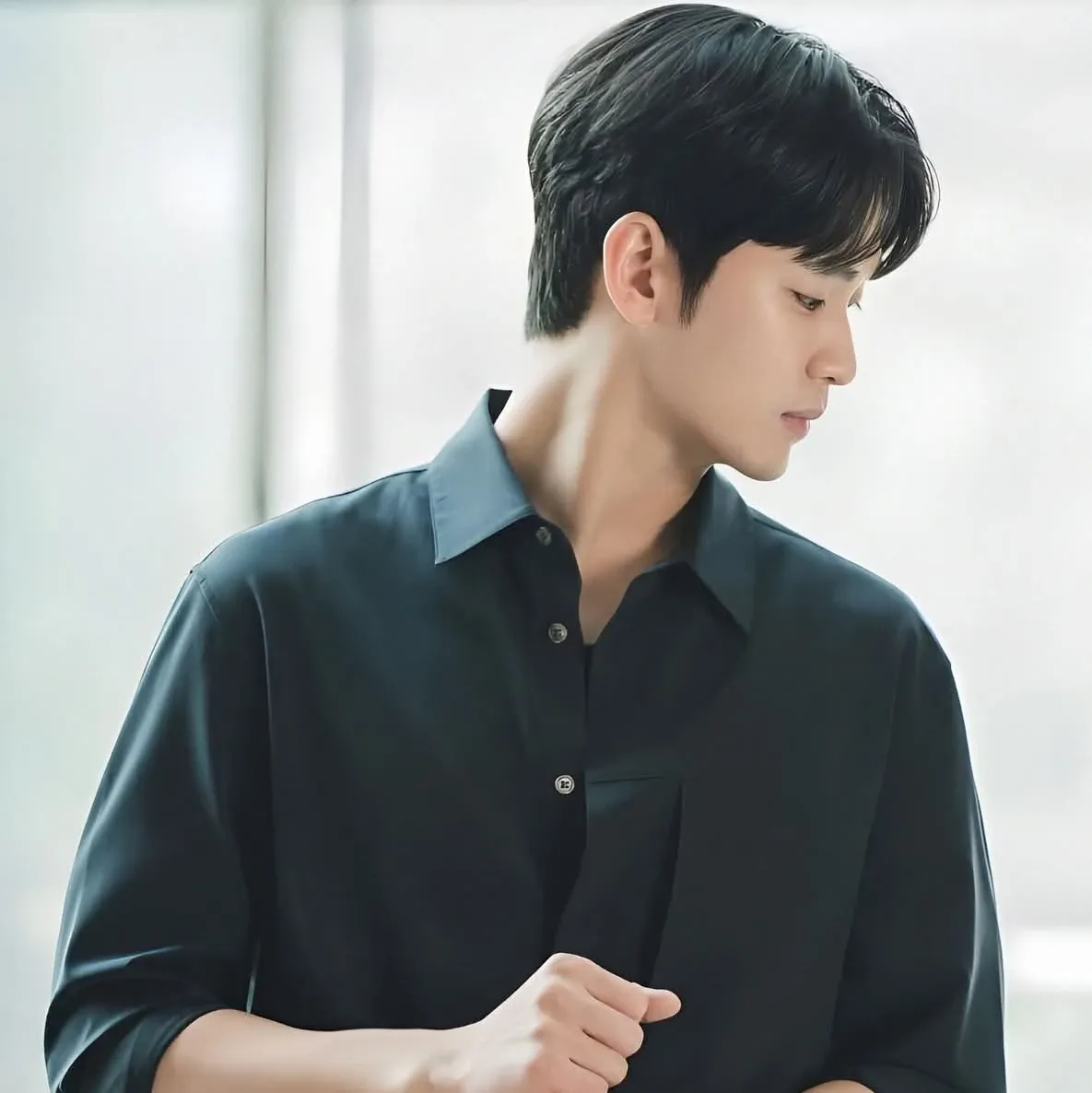 A moment captured by a fan of Kim Soohyun