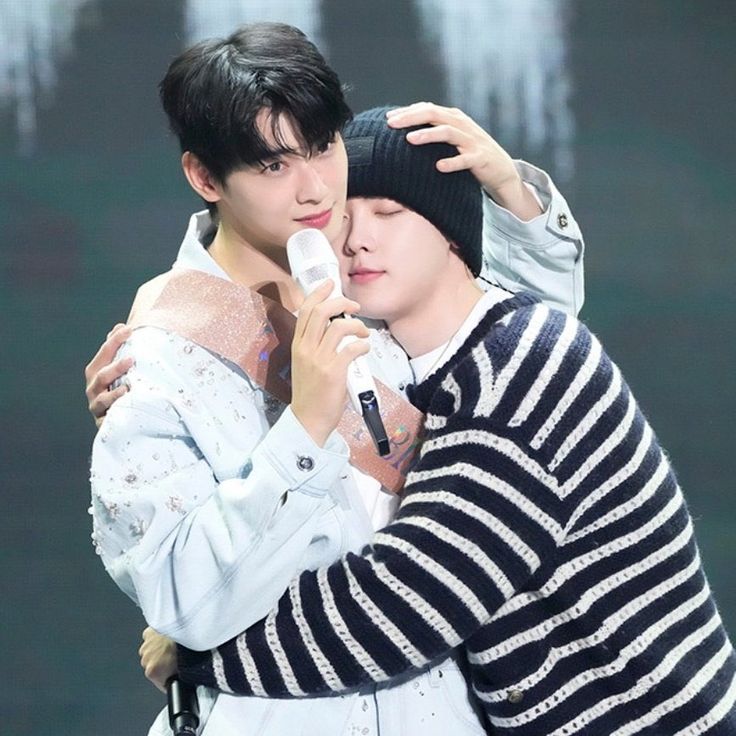 Recent activity shot of Cha Eunwoo