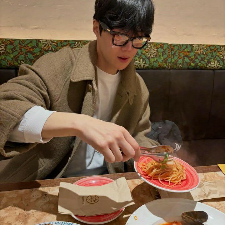 Latest photo of Kim Seonho