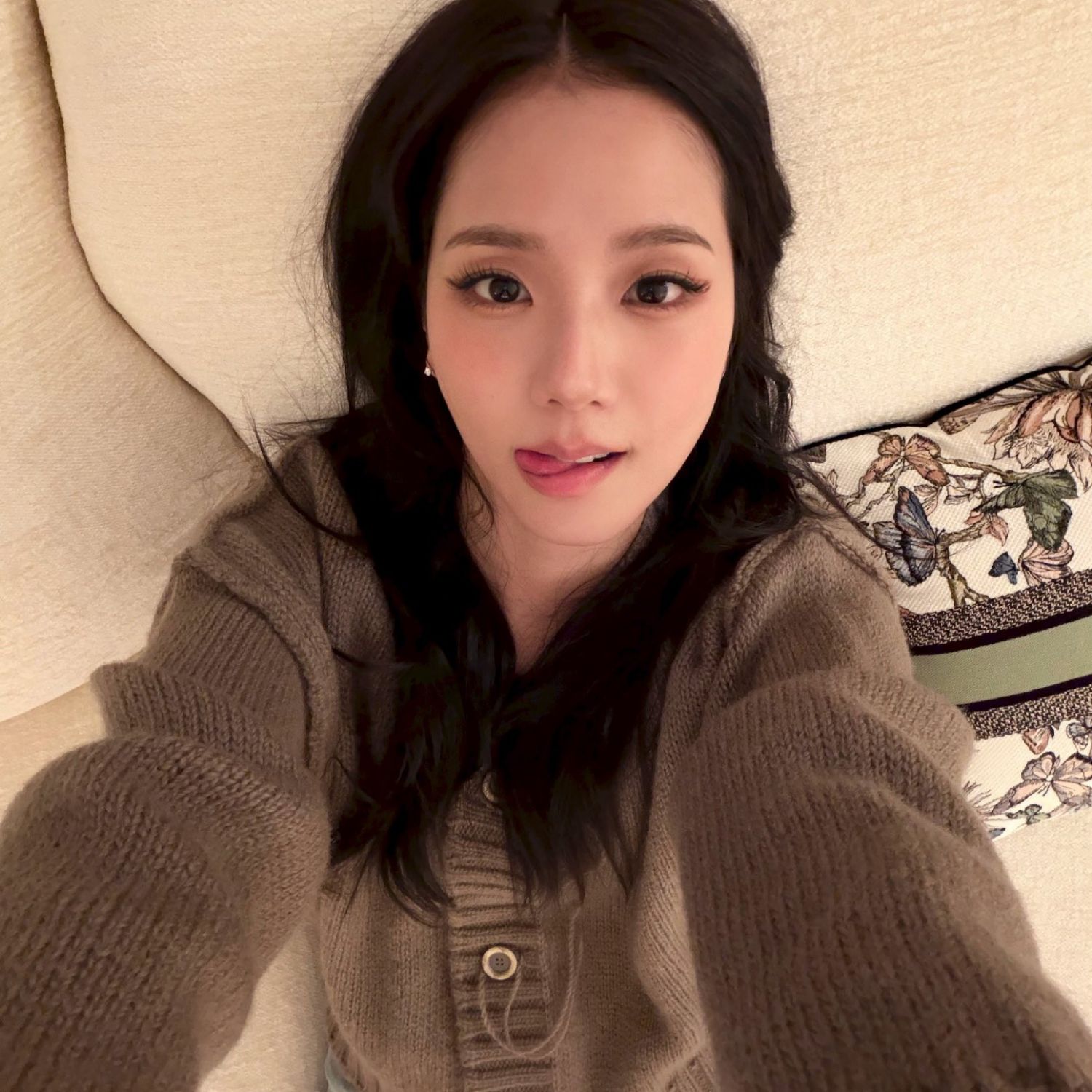 Recent activity shot of Jisoo (1995)