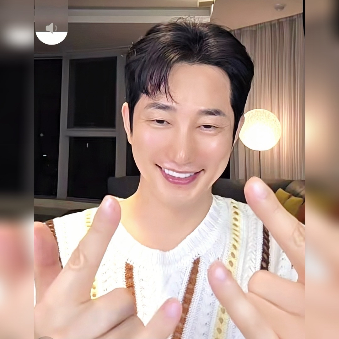 Behind-the-scenes cut of Park Sihoo