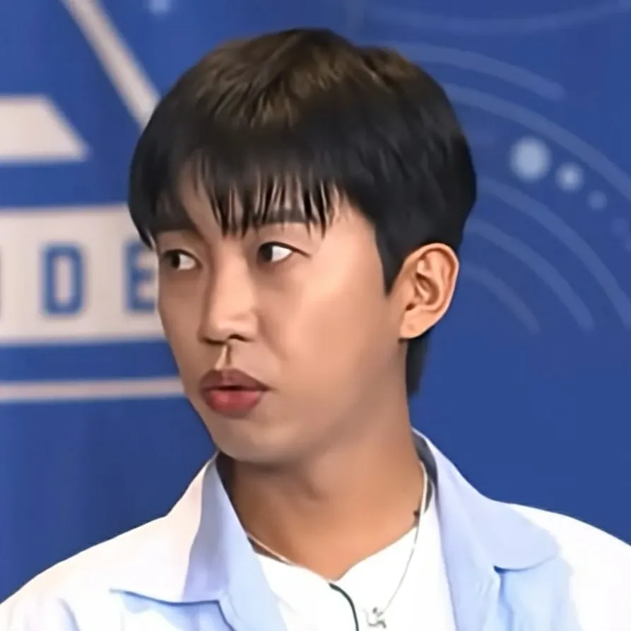 Behind-the-scenes cut of Lim Youngwoong