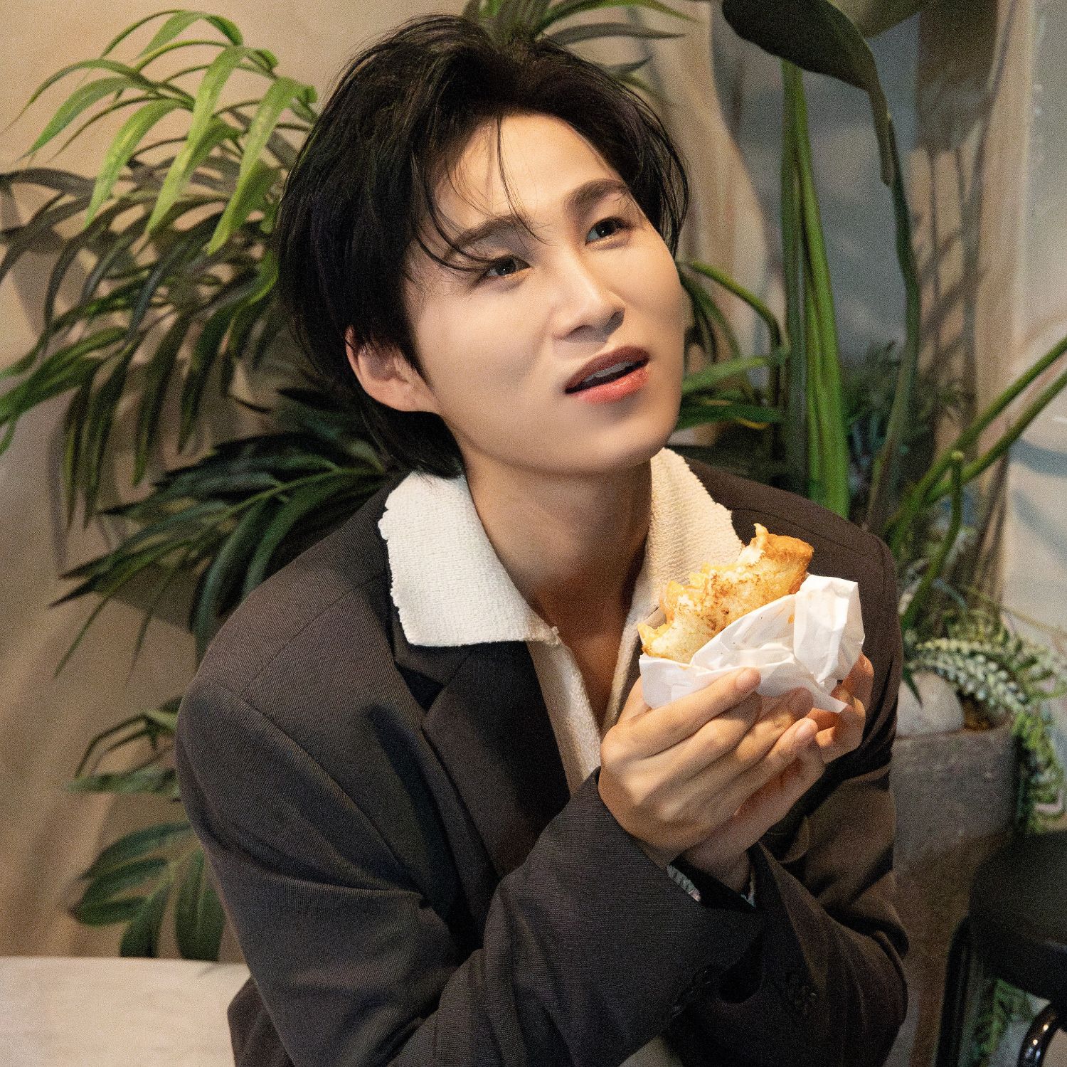 金熙栽的最新照片