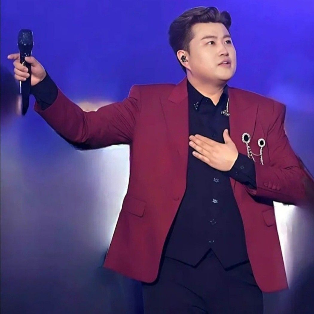 粉丝拍下的金浩中瞬间