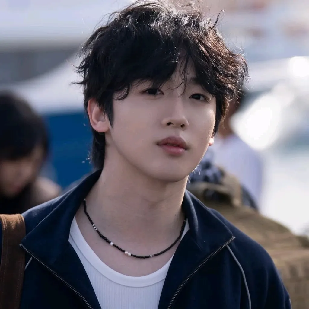 Behind-the-scenes cut of Kim Yohan