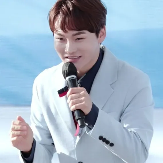 박서진의 최신 사진