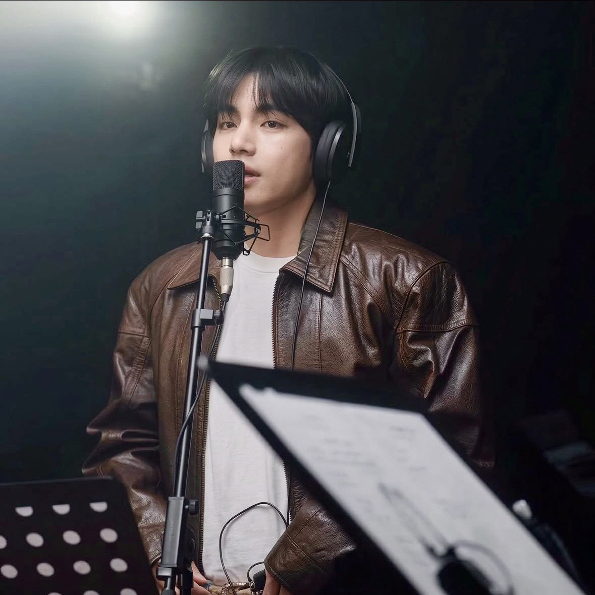 Recent activity shot of Kim Taehyung (V)