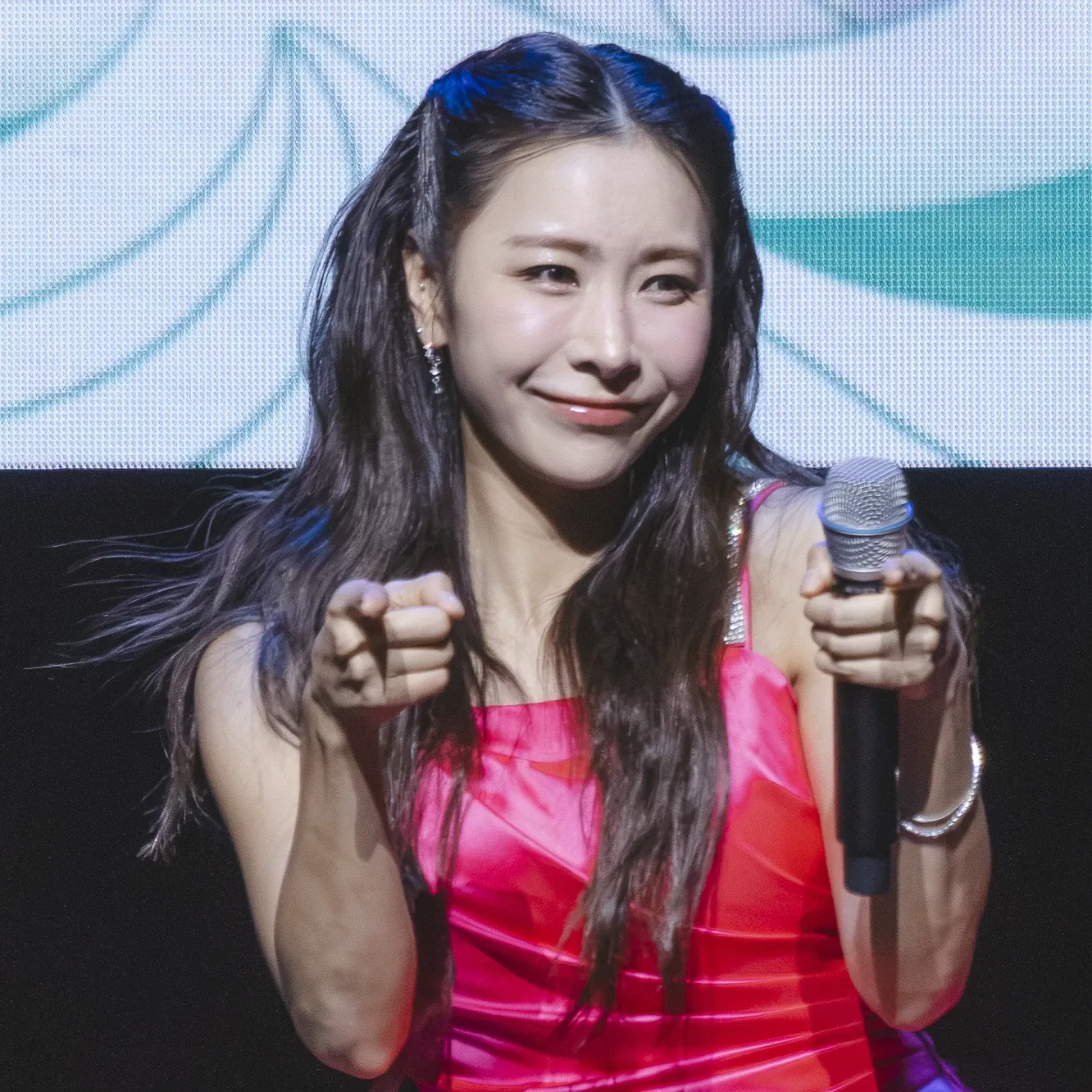 Behind-the-scenes cut of Huh Chanmi