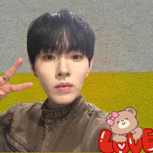 Behind-the-scenes cut of Lee Byeongchan