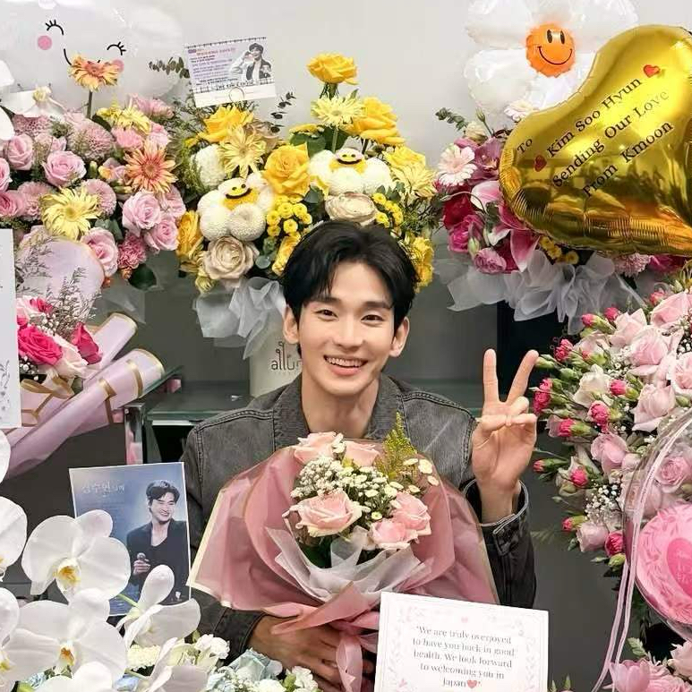 A moment captured by a fan of Kim Soohyun