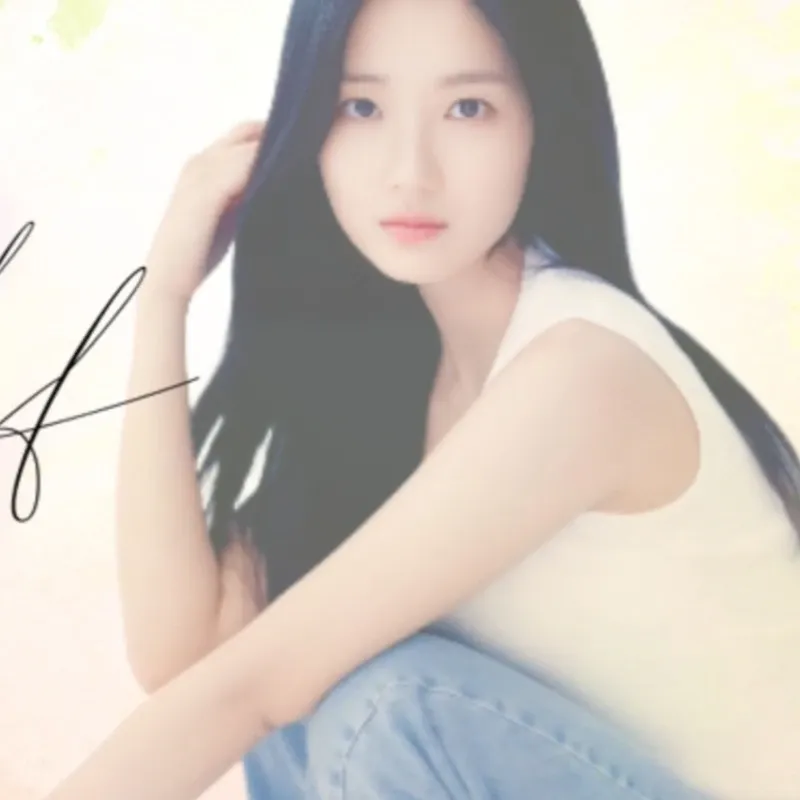 Recent activity shot of Kim Hyeyoon
