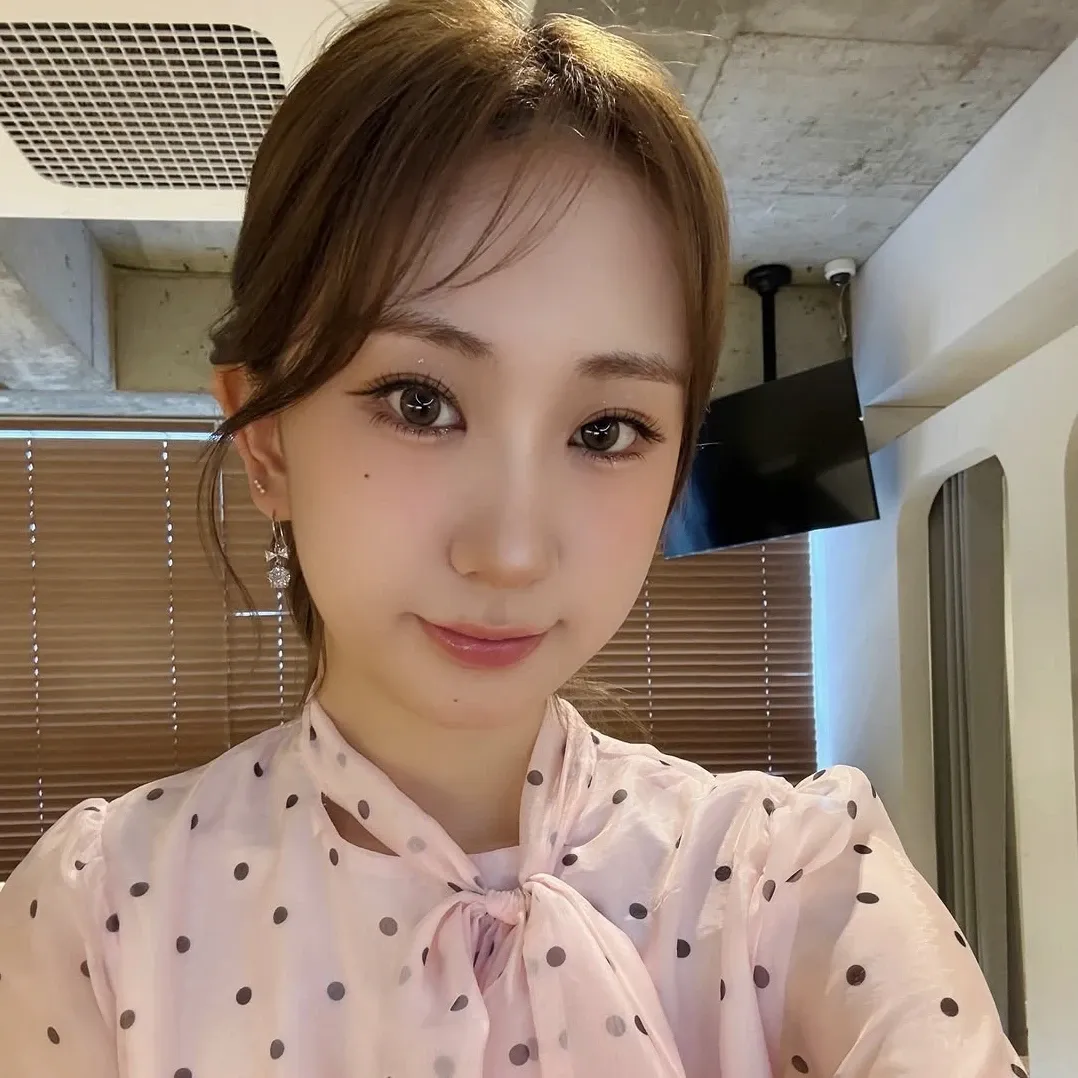 Latest photo of Jeon Yujin