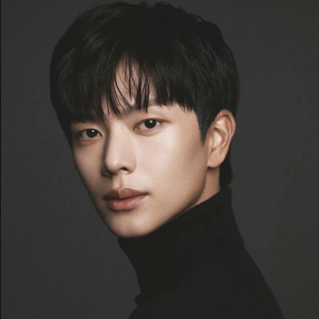 Latest photo of Yook Sungjae