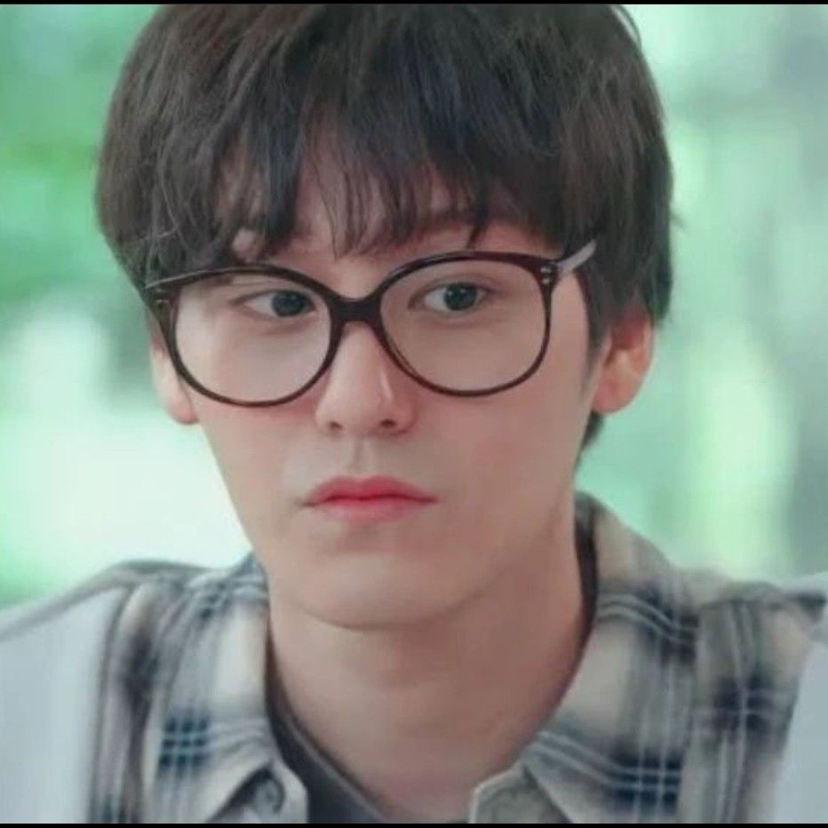 Momen yang diabadikan oleh penggemar Kim Bum