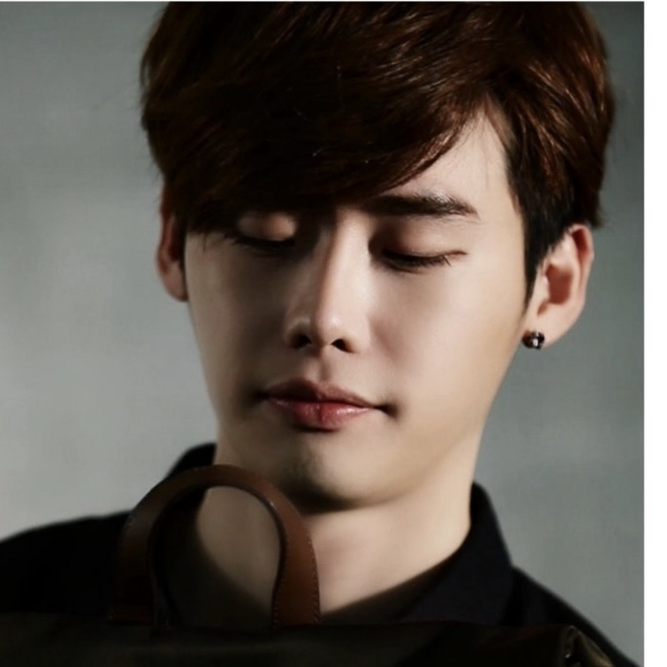 Recent activity shot of Lee Jongsuk