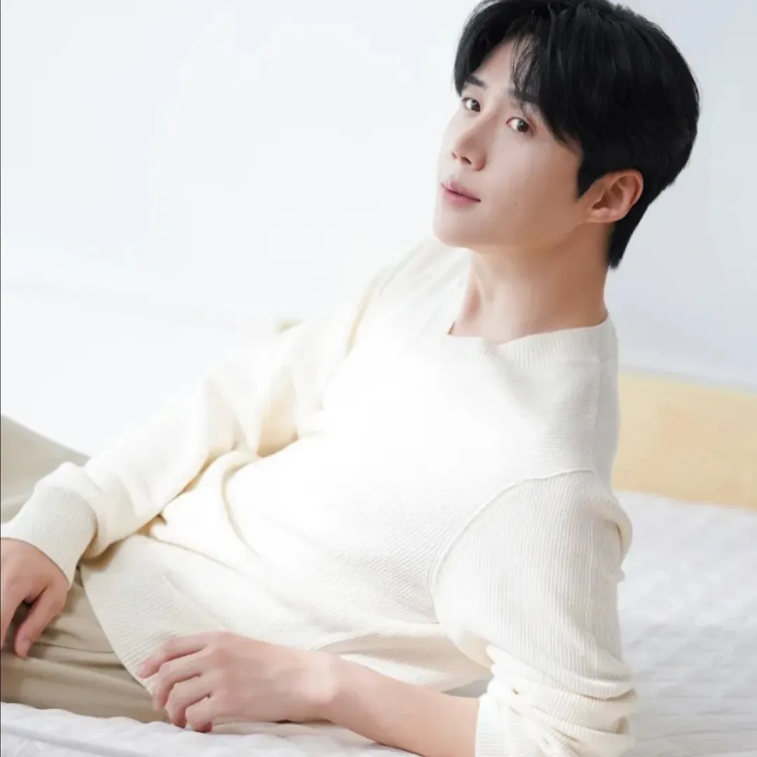 Foto kegiatan terbaru dari Kim Seonho