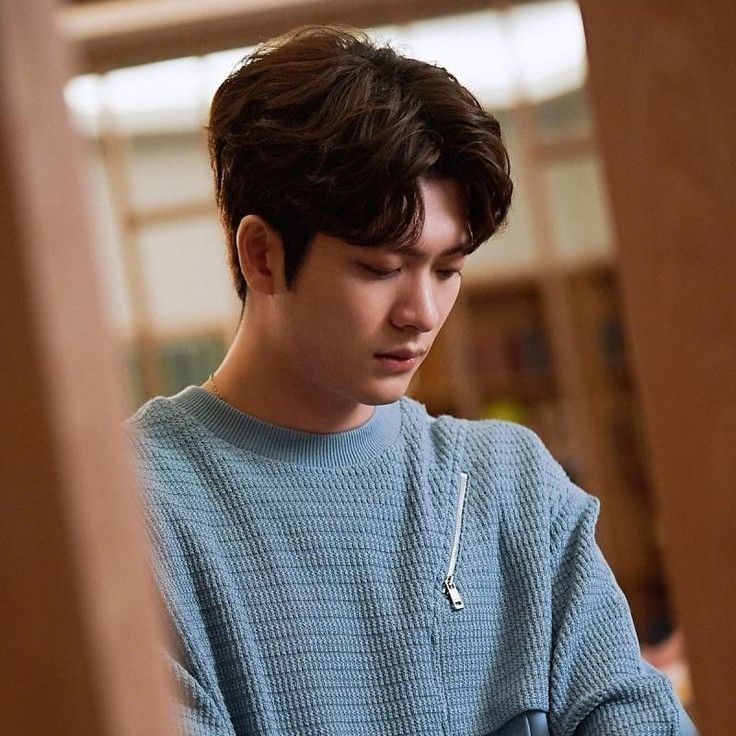 カン・テオの最近の活動ショット