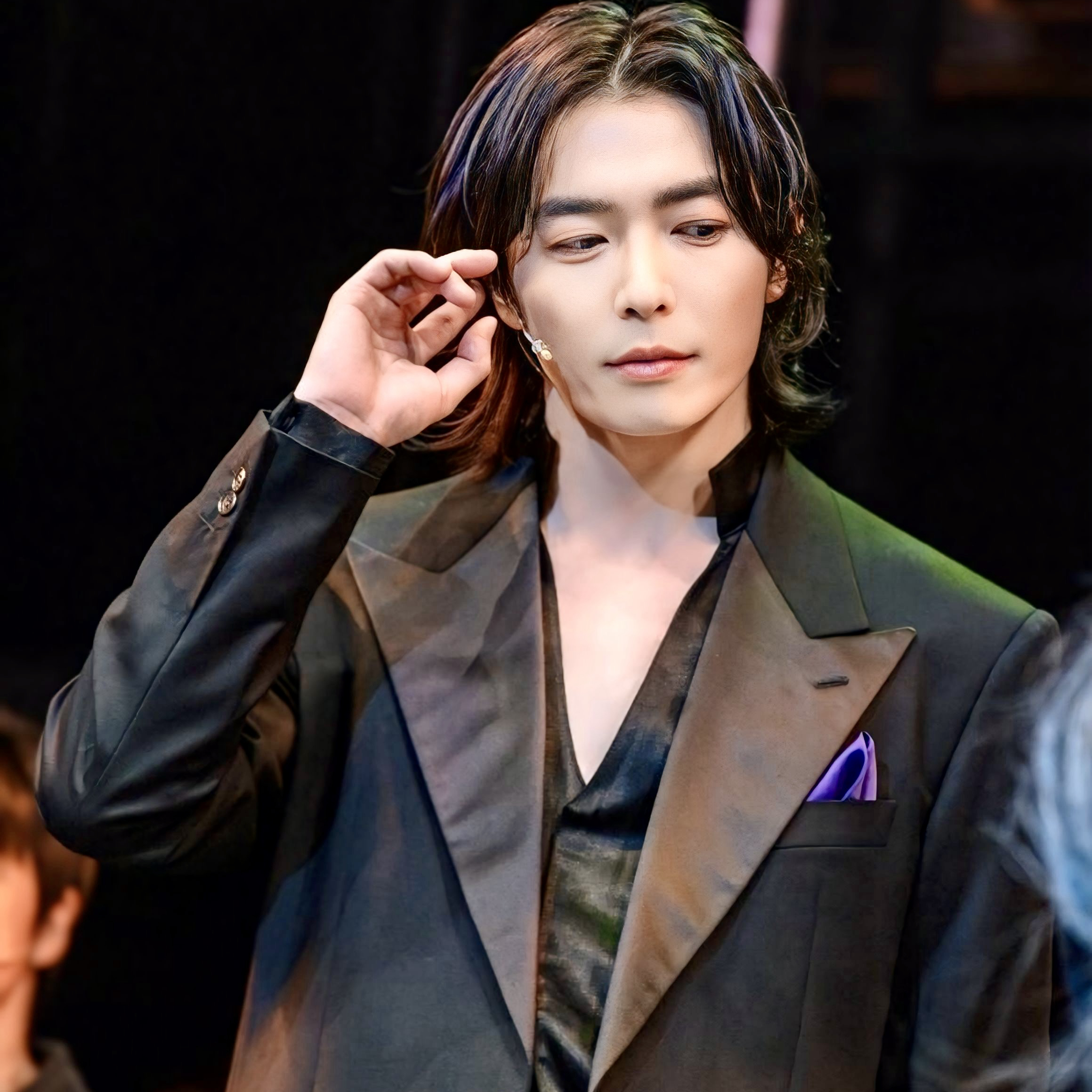 粉絲拍下的金材昱瞬間