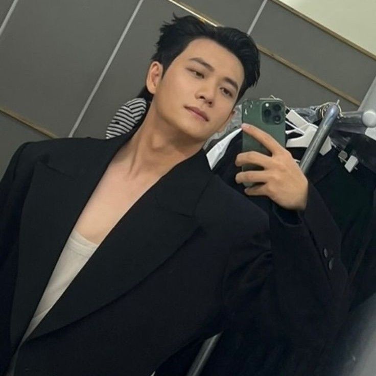 Behind-the-scenes cut of Kang Taeoh