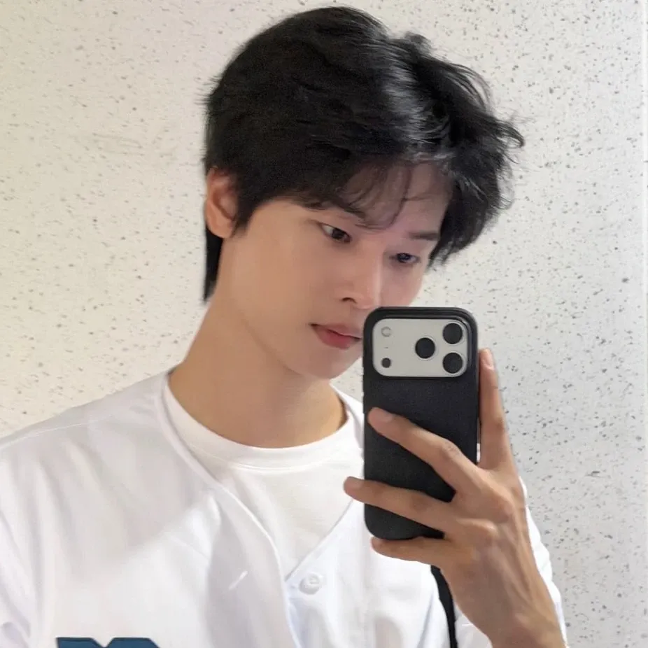 A moment captured by a fan of Cha Hakyeon (N)