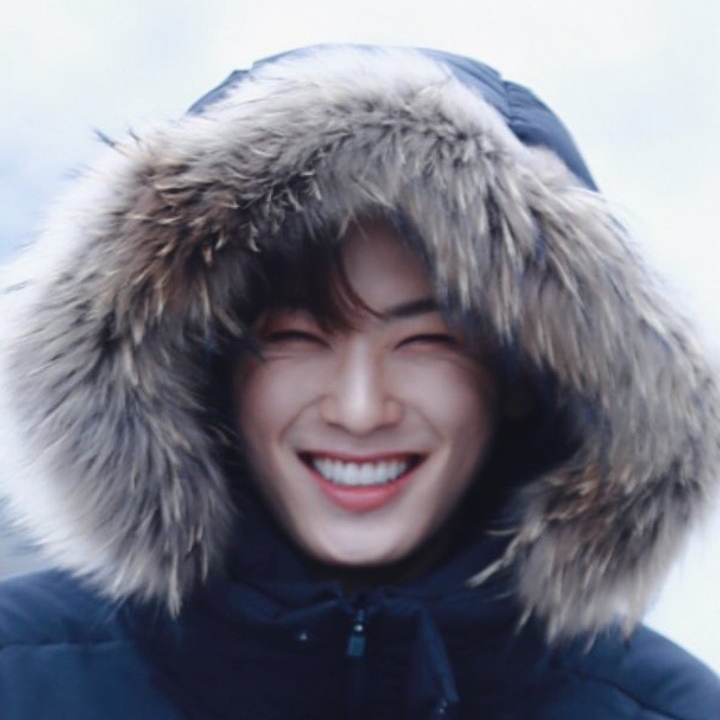 A moment captured by a fan of Cha Eunwoo