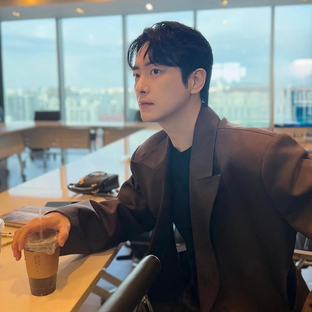 Behind-the-scenes cut of Lee Joonhyuk