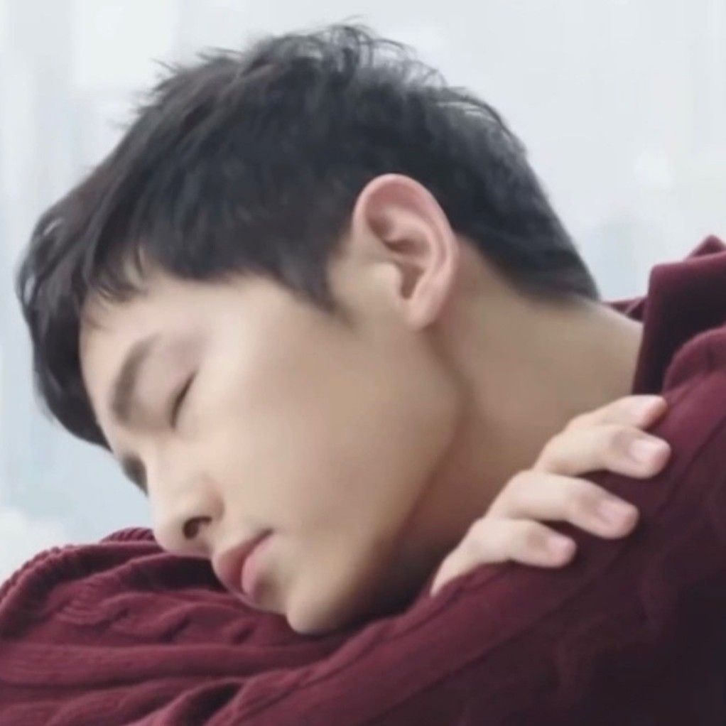 송중기의 최신 사진