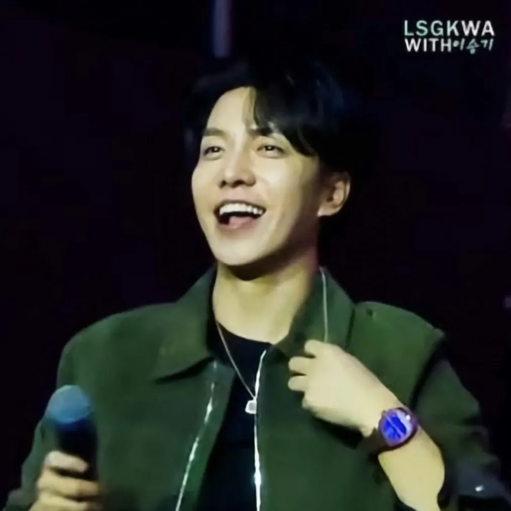 Behind-the-scenes cut of Lee Seunggi