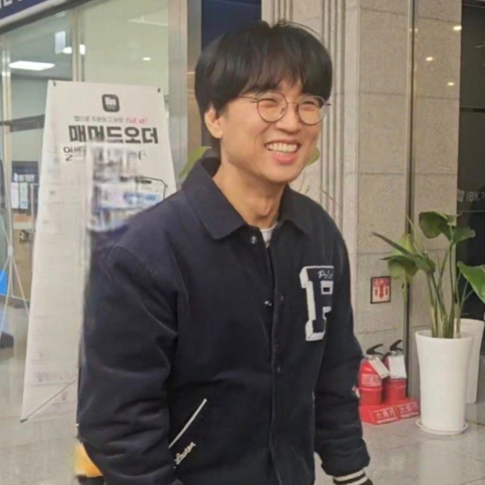 Latest photo of Bak Changgeun