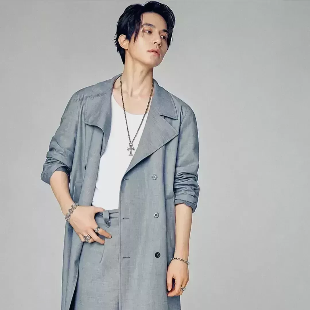 Recent activity shot of Lee Dongwook