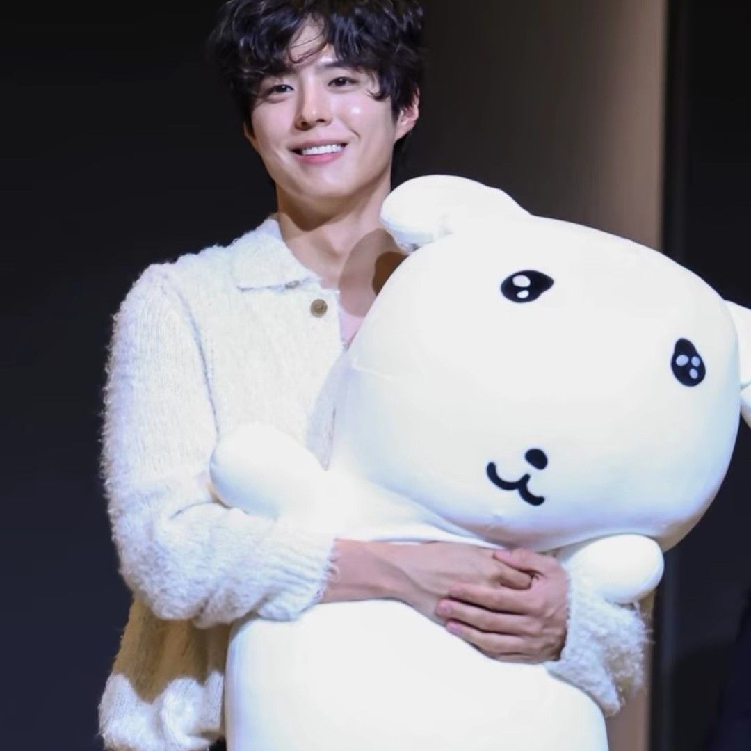 A moment captured by a fan of Park Bogum