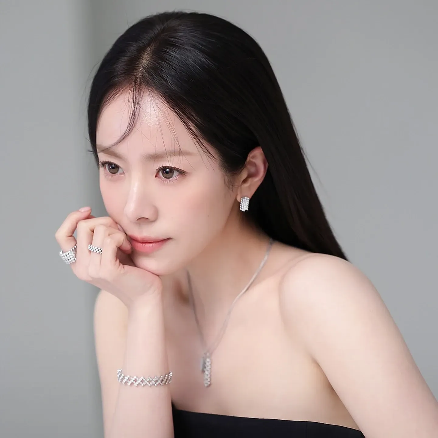 Recent activity shot of Han Jimin