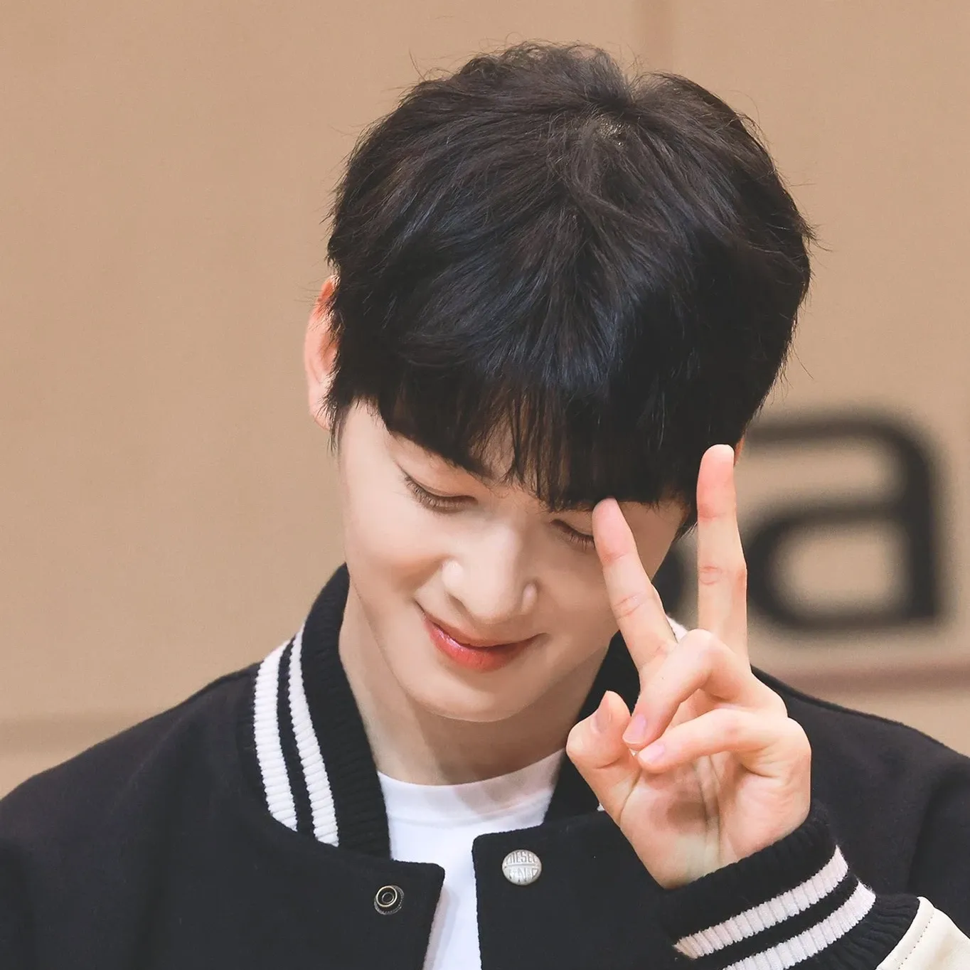 A moment captured by a fan of Cha Eunwoo