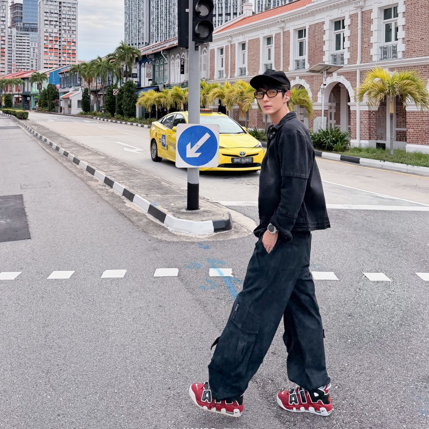 Behind-the-scenes cut of Lee Joongi