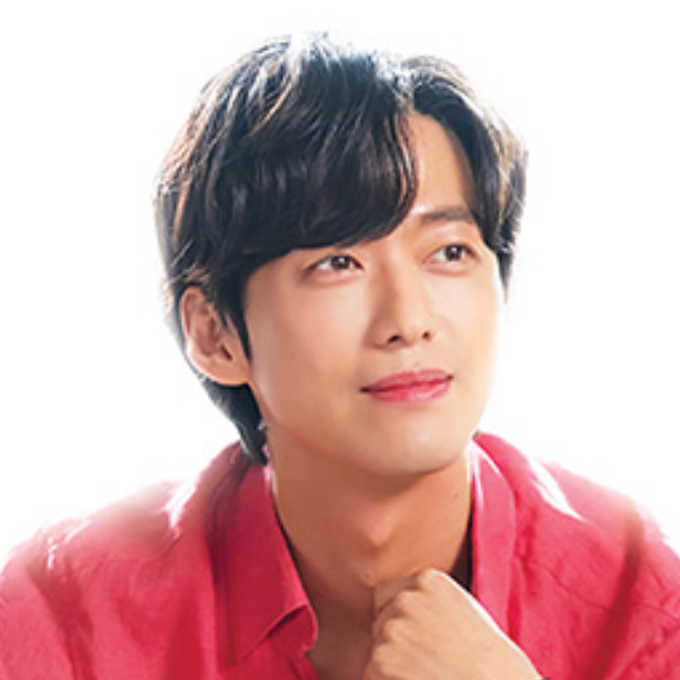 Behind-the-scenes cut of Namkoong Min