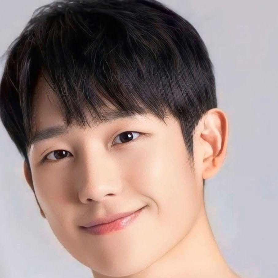 Latest photo of Jung Haein