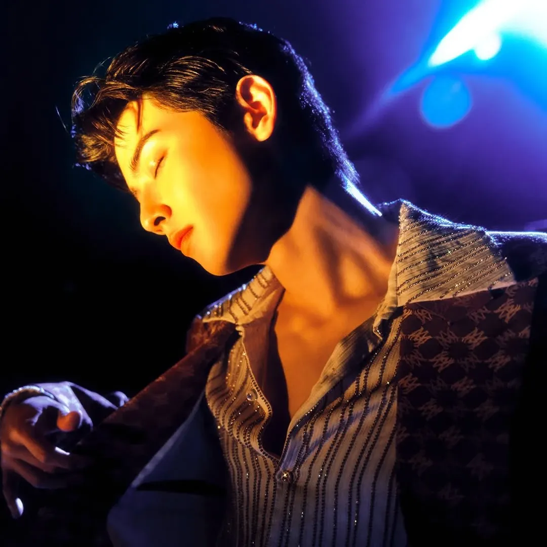 Behind-the-scenes cut of Cha Eunwoo