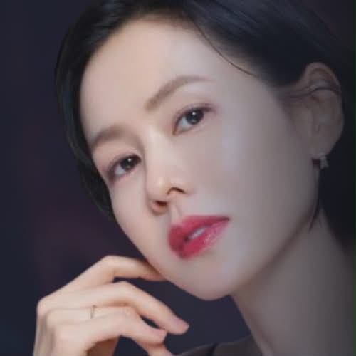 孙艺珍的近期活动照