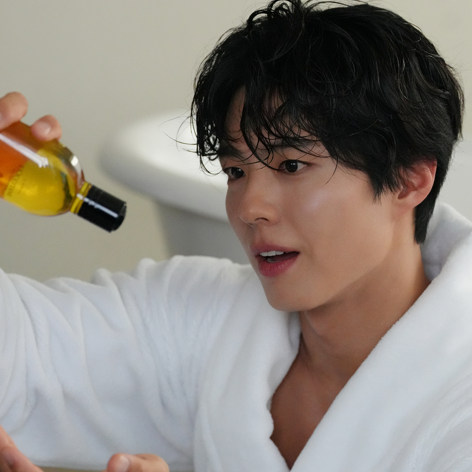 Recent activity shot of Park Bogum