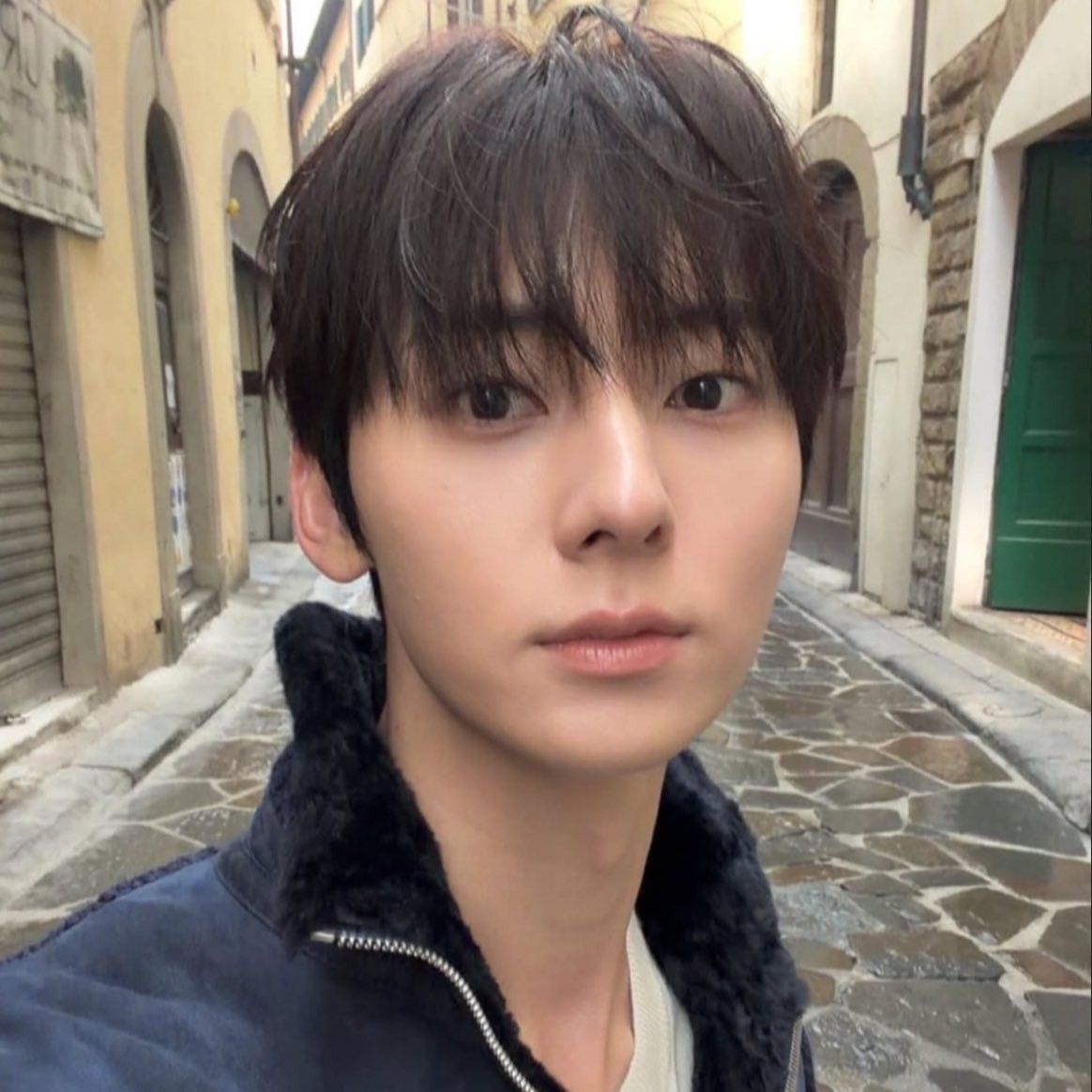 Behind-the-scenes cut of Hwang Minhyun