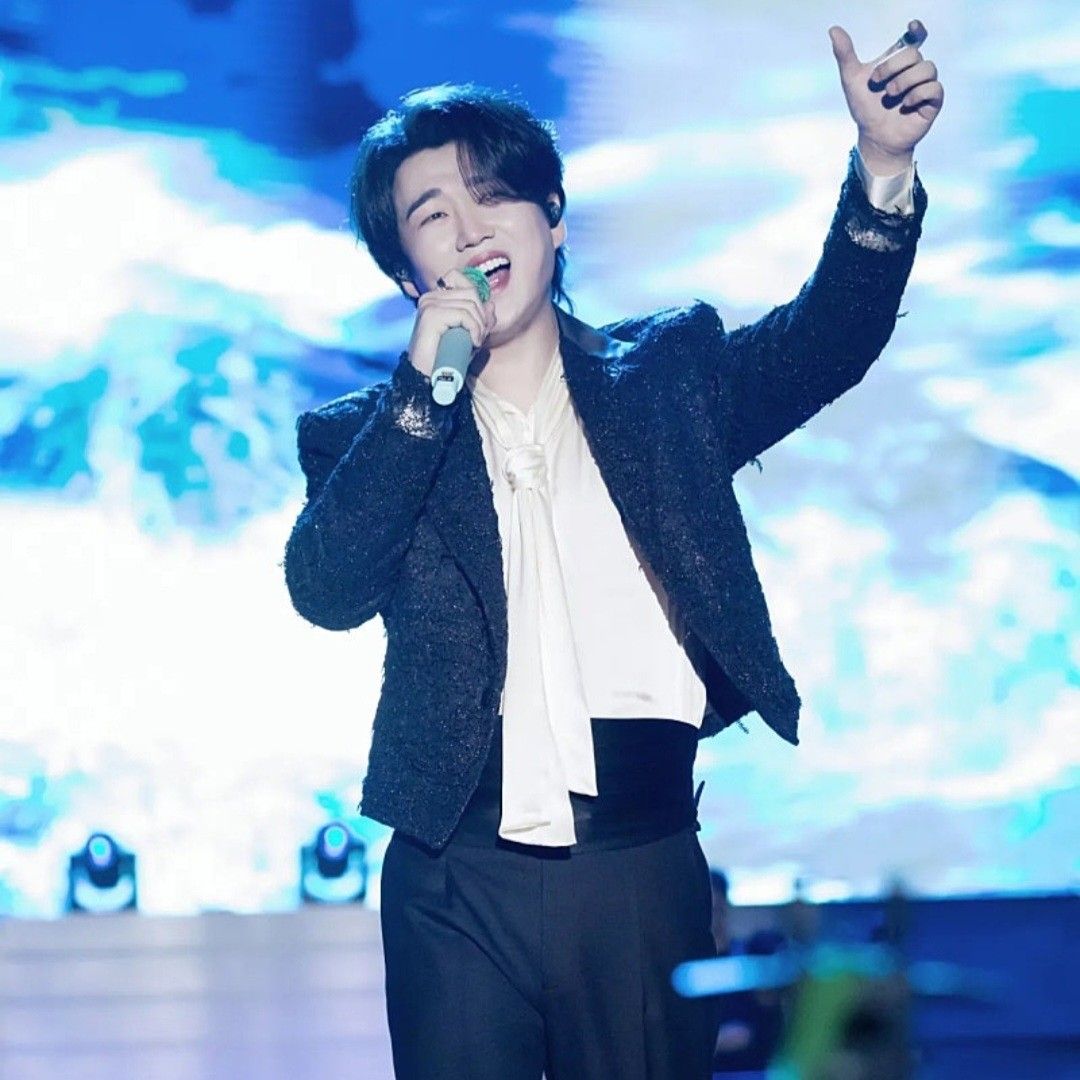 Behind-the-scenes cut of Hwang Youngwoong