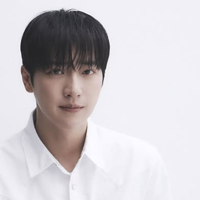 A moment captured by a fan of Lee Sangyeob