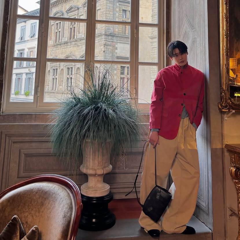 粉丝拍下的李钟硕瞬间