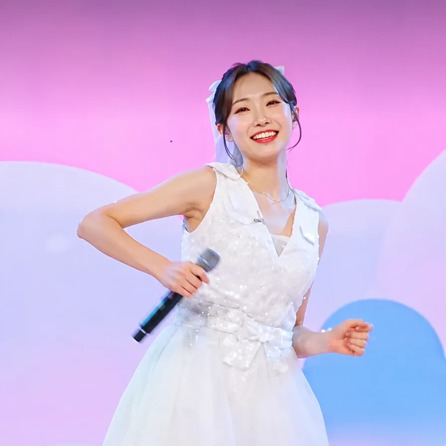 Recent activity shot of Jung Seojoo