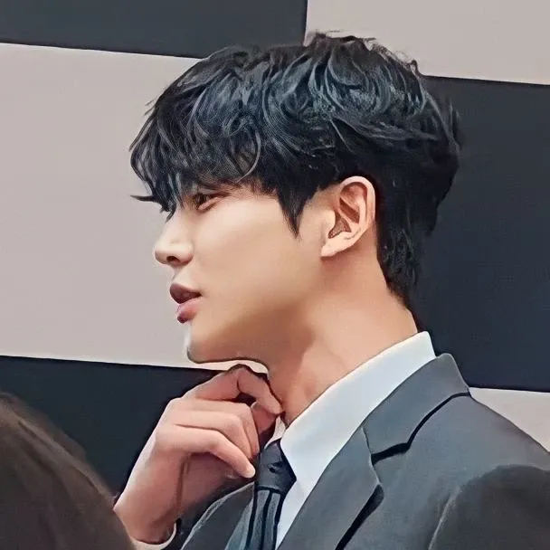 Foto terbaru dari Rowoon