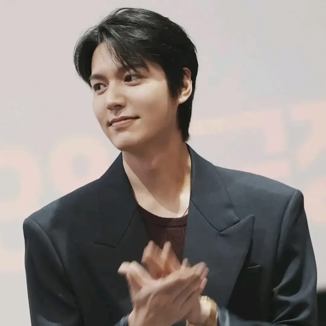 Recent activity shot of Lee Minho