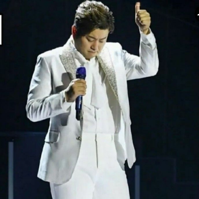 粉絲拍下的金浩中瞬間