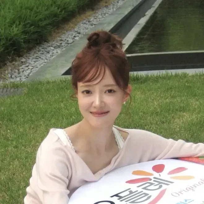 Behind-the-scenes cut of Lee Seyoung