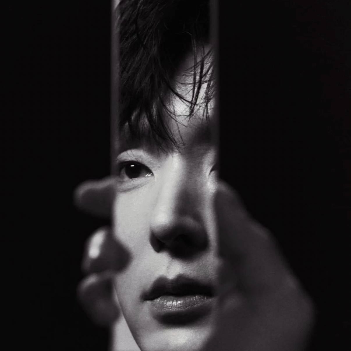 Behind-the-scenes cut of Lee Joongi